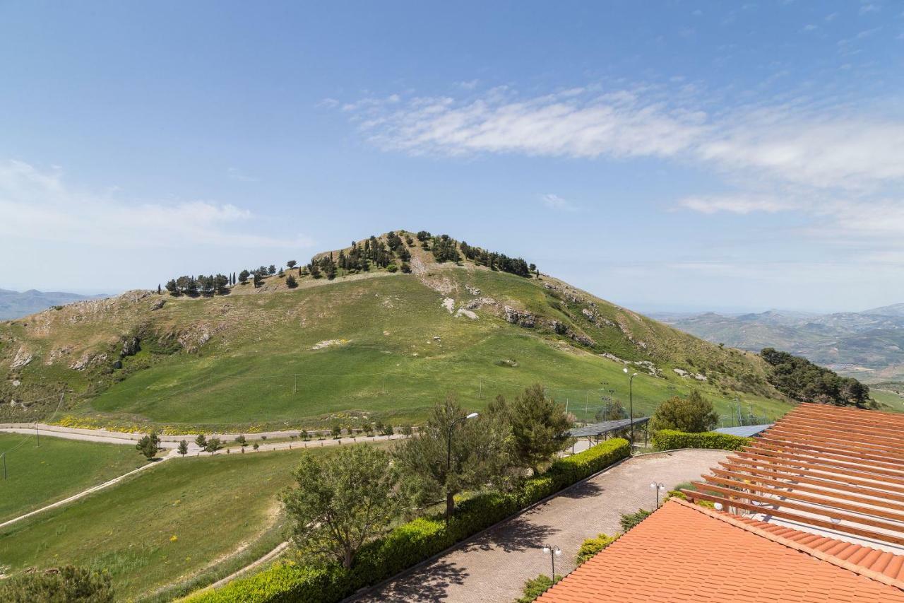 Pigna D'Oro Country Hotel Santo Stefano Quisquina 外观 照片