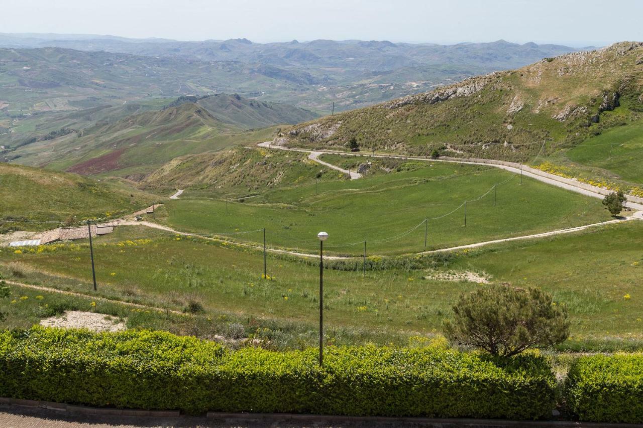 Pigna D'Oro Country Hotel Santo Stefano Quisquina 外观 照片