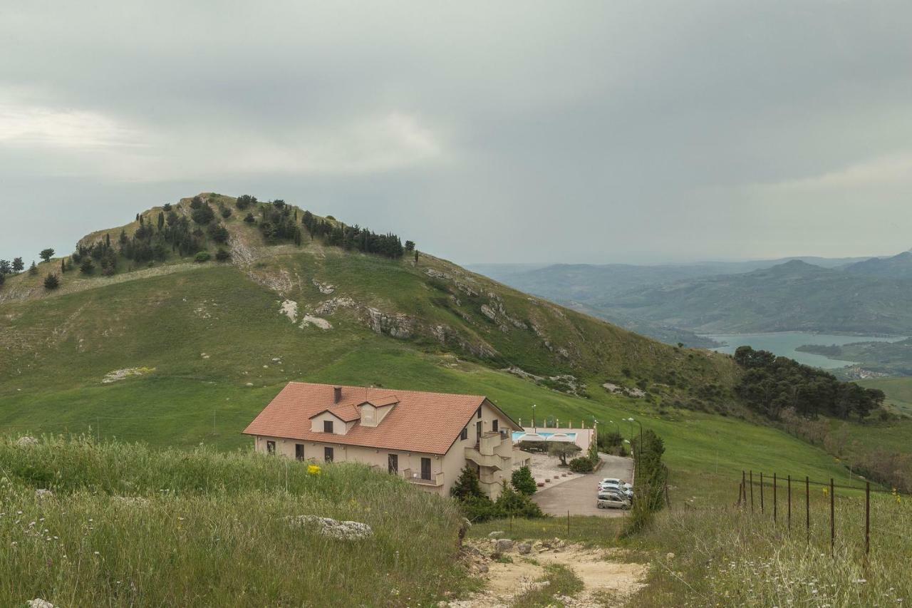 Pigna D'Oro Country Hotel Santo Stefano Quisquina 外观 照片